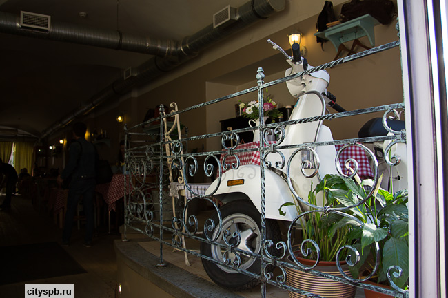 Маршрут на час: метро "Площадь Александра Невского". Часть вторая